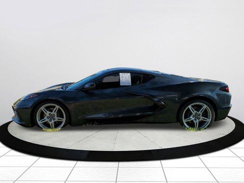 Used 2021 Chevrolet Corvette Stingray Preferred Cpe w/ Engine Appearance Package image 7