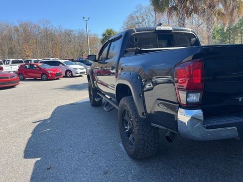 Used 2020 Toyota Tacoma SR5 image 3