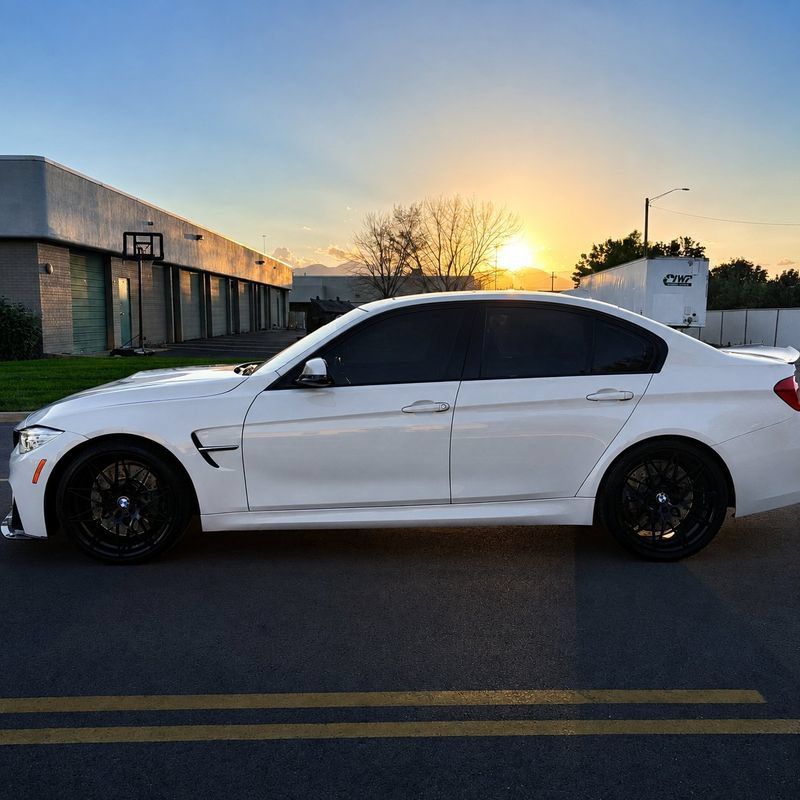 Used 2017 BMW M3 RWD image 2