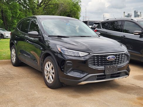 Used 2023 Ford Escape Active w/ Cold Weather Package image 1