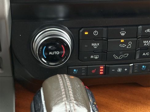 Certified 2019 Ford F150 King Ranch w/ Equipment Group 601A Luxury image 21