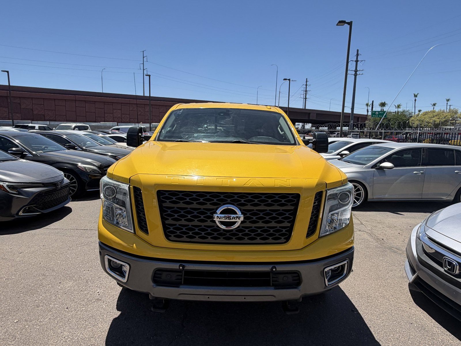 Used 2016 Nissan Titan PRO-4X AWD/4WD image 2