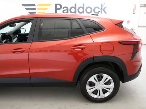 Used 2024 Chevrolet Trax LS FWD image 5