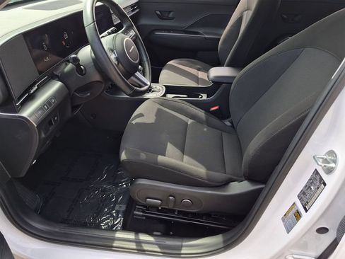 Used 2025 Hyundai Kona SEL FWD image 19