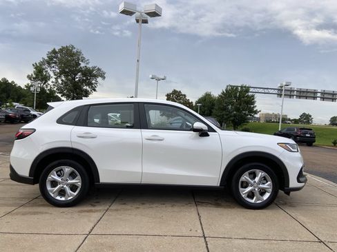 Used 2025 Honda HR-V LX image 14