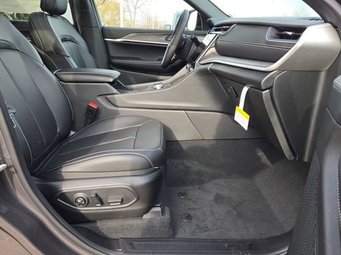 New 2025 Jeep Grand Cherokee L Limited w/ Luxury Tech Group II image 7