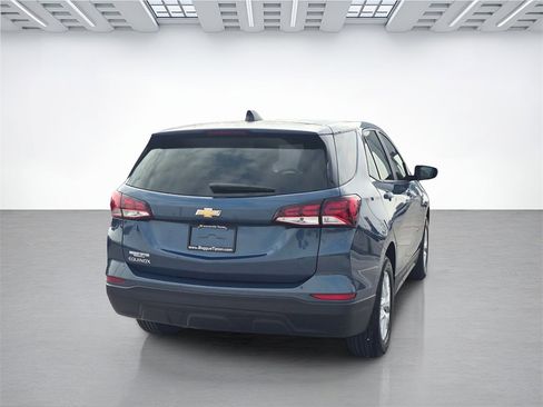 Used 2024 Chevrolet Equinox LS w/ LS Convenience Package image 3