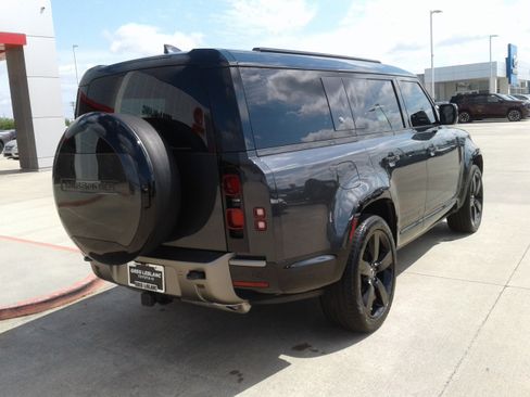 Used 2024 Land Rover Defender 130 X-Dynamic SE AWD/4WD image 6