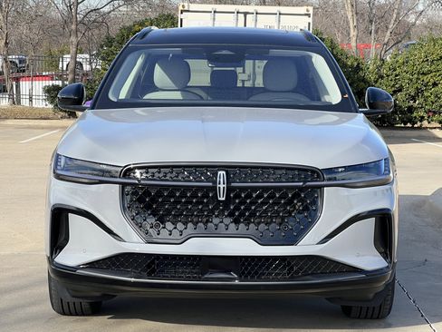 New 2026 Lincoln Nautilus Reserve w/ Jet Appearance Package image 13