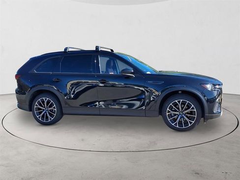 Certified 2025 MAZDA CX-70 Plug-In Hybrid w/ Premium Plus image 4