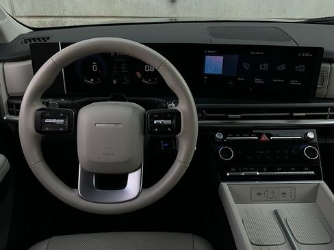 Used 2025 Hyundai Santa Fe SEL image 13