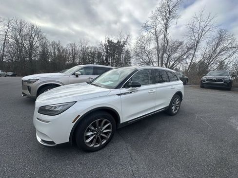 Used 2021 Lincoln Corsair AWD w/ Premium Package image 13