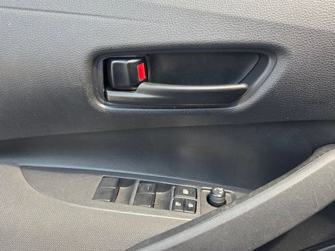 Used 2023 Toyota Corolla LE FWD image 29