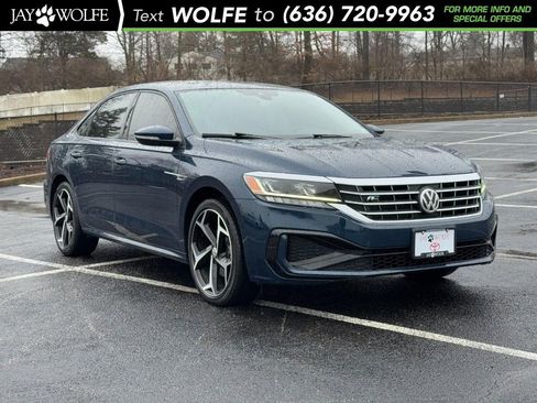 Used 2020 Volkswagen Passat 2.0T R-Line image 1