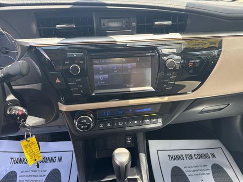 Used 2014 Toyota Corolla LE FWD image 32