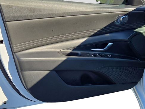 Used 2021 Hyundai Elantra SEL w/ Convenience + Premium Package image 15