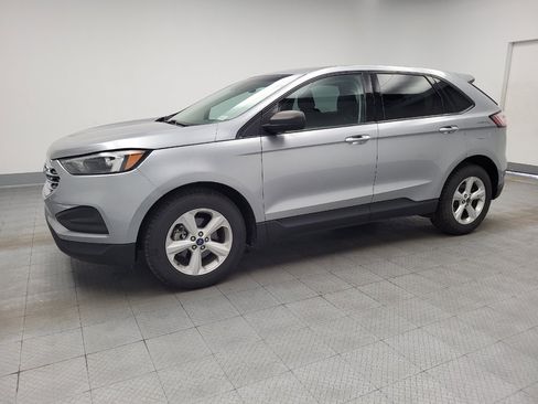 Used 2020 Ford Edge SE FWD image 2