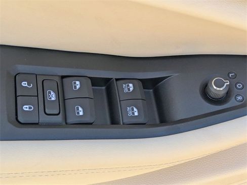 New 2025 Jeep Grand Cherokee Limited w/ Luxury Tech Group II image 16