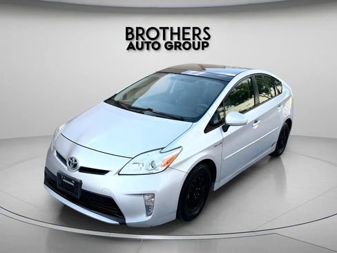 Used 2012 Toyota Prius Three w/ Solar Roof Pkg FWD image 7