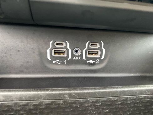 Used 2023 RAM 1500 Laramie AWD/4WD image 13