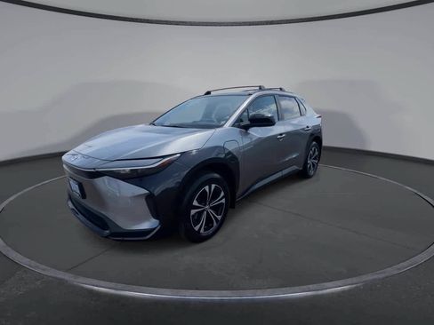 Certified 2024 Toyota bZ4X AWD w/ Weather Package image 4