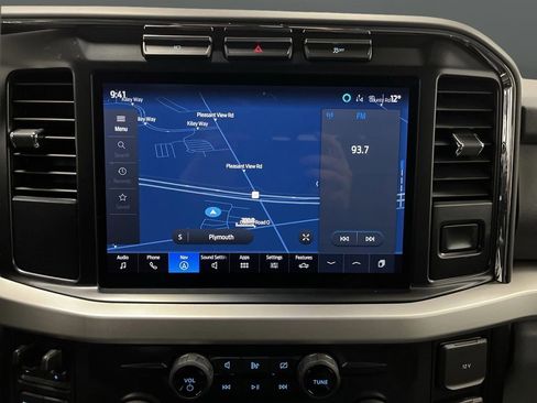 Used 2024 Ford F250 XLT w/ XLT Premium Package image 9