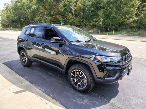 Certified 2024 Jeep Compass Trailhawk w/ Trailhawk Convenience Group image 4