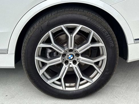 Used 2023 BMW X7 xDrive40i w/ Premium Package image 8