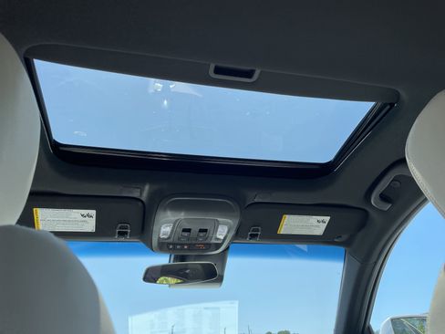 New 2025 Cadillac CT4 Luxury image 14