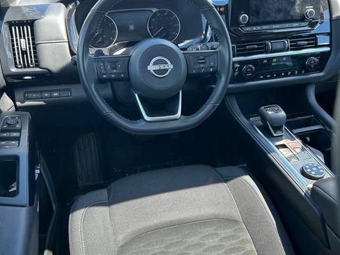 Certified 2024 Nissan Pathfinder SV w/ SV Premium Package AWD/4WD image 5