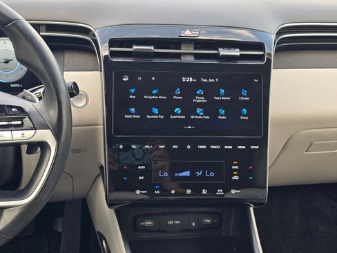 Certified 2024 Hyundai Tucson Limited FWD image 15