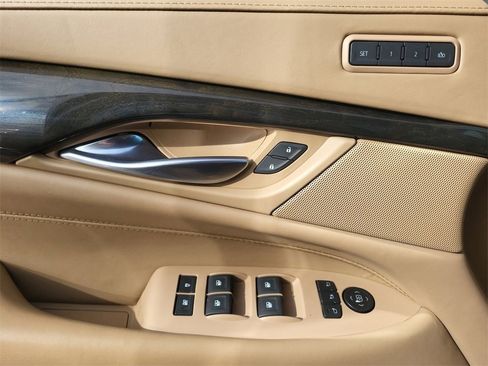 Used 2019 Cadillac Escalade Platinum image 12