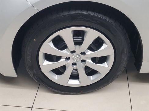 Used 2023 Toyota Corolla LE image 4