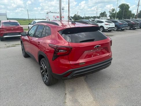 New 2026 Chevrolet Trax RS w/ Sunroof Package FWD image 4