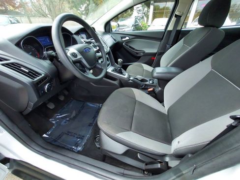 Used 2013 Ford Focus SE FWD image 7