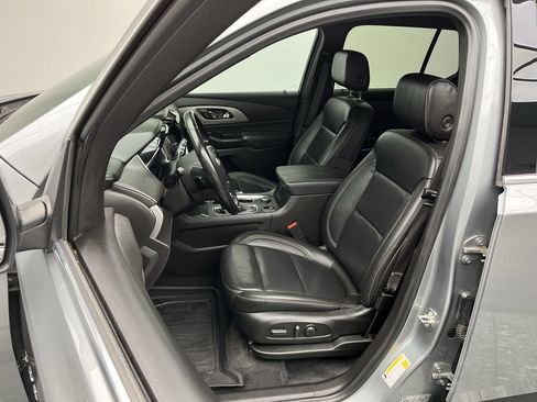 Certified 2023 Chevrolet Traverse LT w/ LPO, Floor Liner Package AWD/4WD image 9