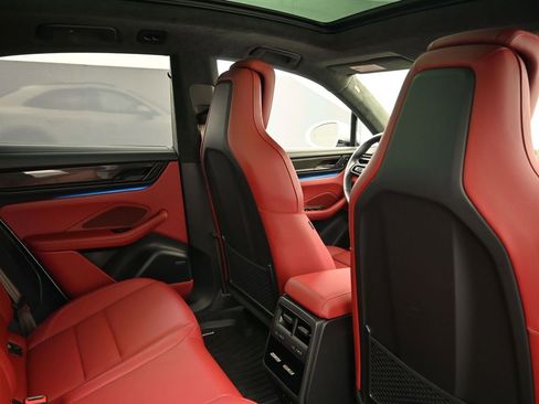 Certified 2025 Porsche Macan Turbo Electric image 7