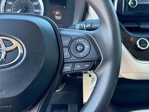 Used 2020 Toyota Corolla LE image 24