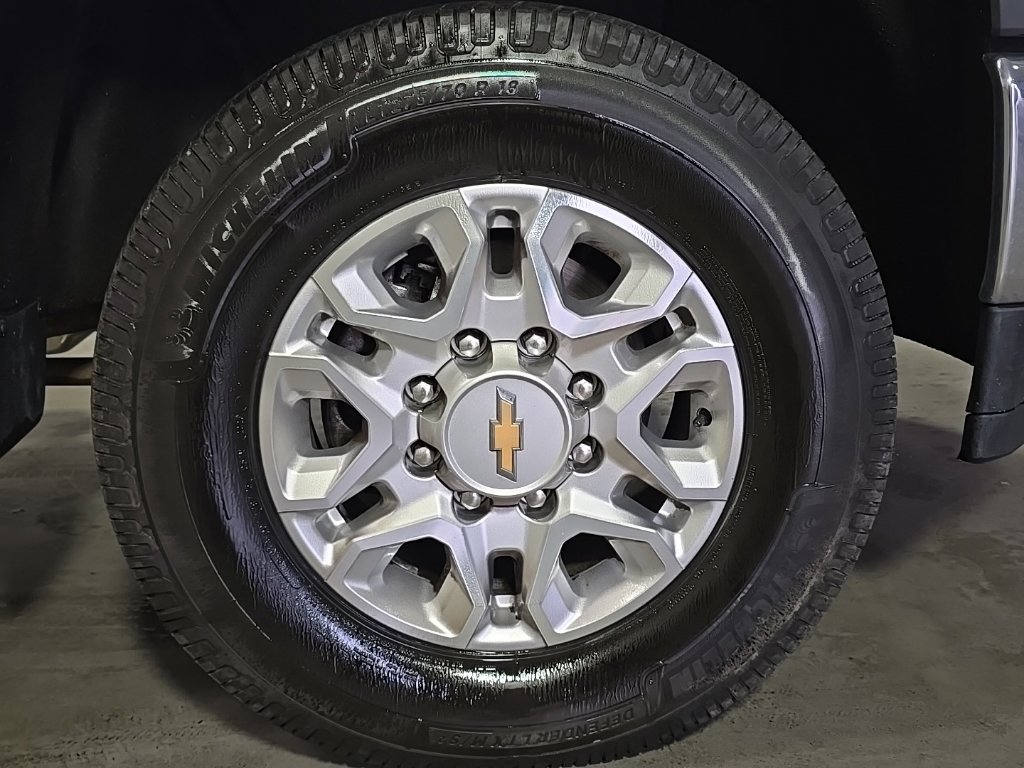 Used 2021 Chevrolet Silverado 2500 LTZ w/ LTZ Plus Package AWD/4WD image 13
