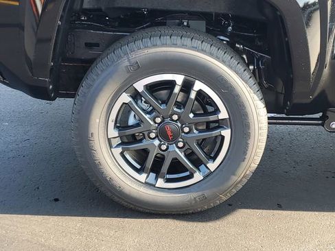 Used 2025 Toyota Tacoma TRD Sport image 5