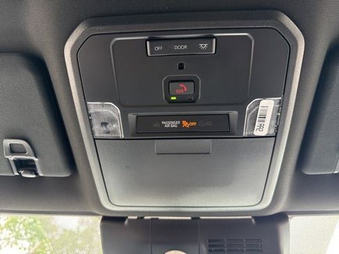 Used 2025 Toyota Tacoma SR image 22