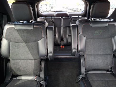 Used 2025 Ford Explorer ST AWD/4WD image 19