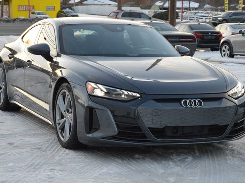 Used 2023 Audi e-tron GT Premium Plus image 2