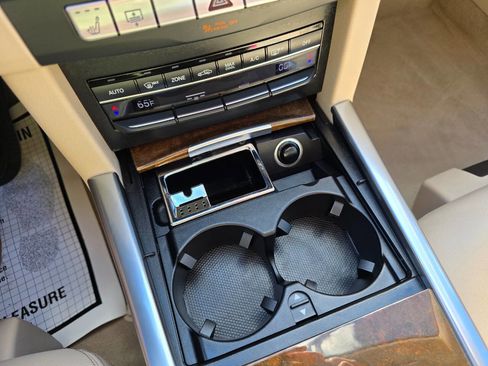 Used 2015 Mercedes-Benz E 250 BlueTEC 4MATIC Sedan w/ Premium 1 Package image 19