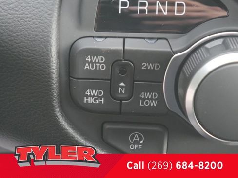 New 2026 RAM 1500 4x4 Crew Cab image 32