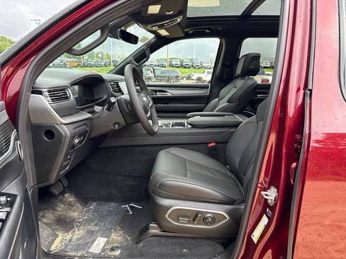 New 2026 Jeep Grand Wagoneer 4WD image 17