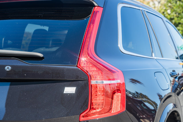 Certified 2024 Volvo XC90 T8 Ultimate w/ Lounge Package AWD/4WD image 7
