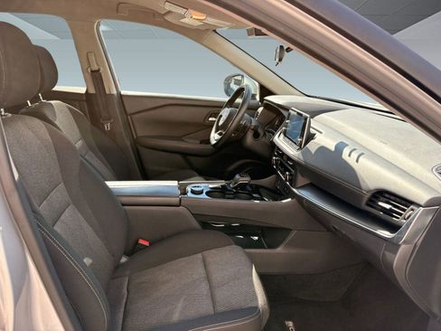 Certified 2023 Volvo XC40 B5 Plus w/ Protection Package Premier image 22