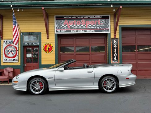 Used 2002 Chevrolet Camaro Z28 w/ Sport Appearance Pkg RWD image 17