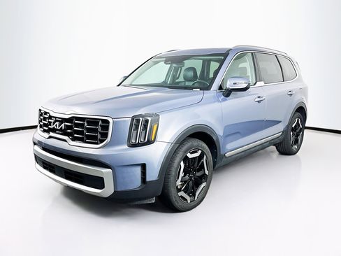 Used 2025 Kia Telluride S AWD/4WD image 3